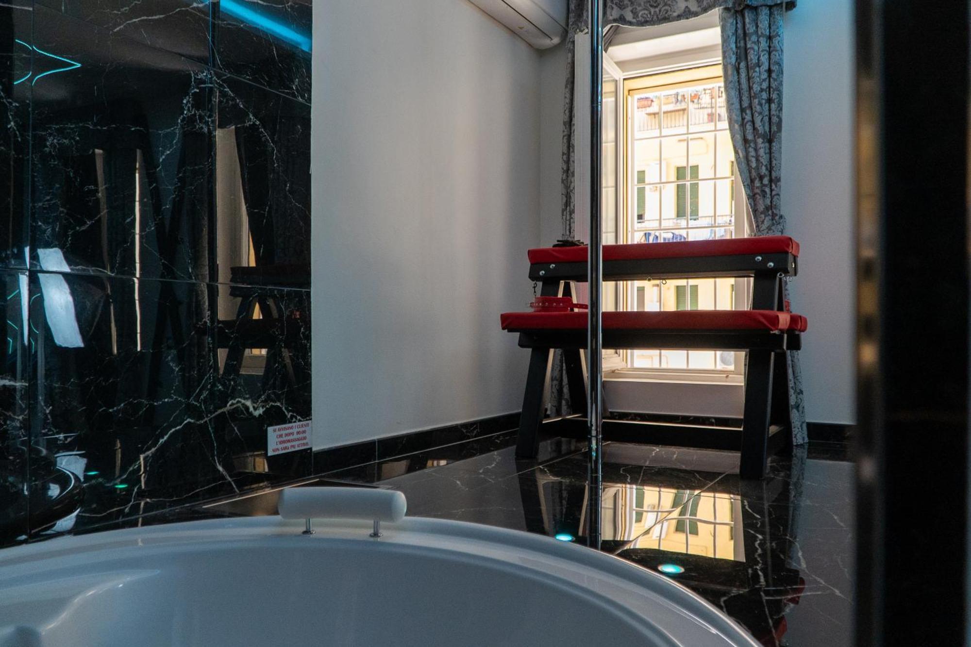 Suite Luxury Bdsm Roma Eksteriør bilde